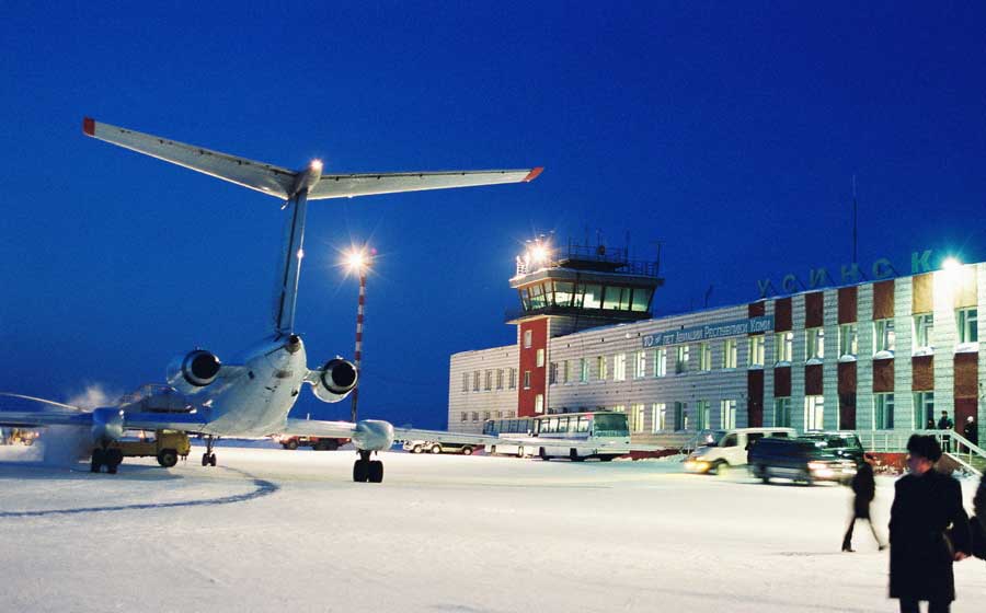 Город Усинск, аэропорт - здесь много работы и самые высокие зарплаты по России